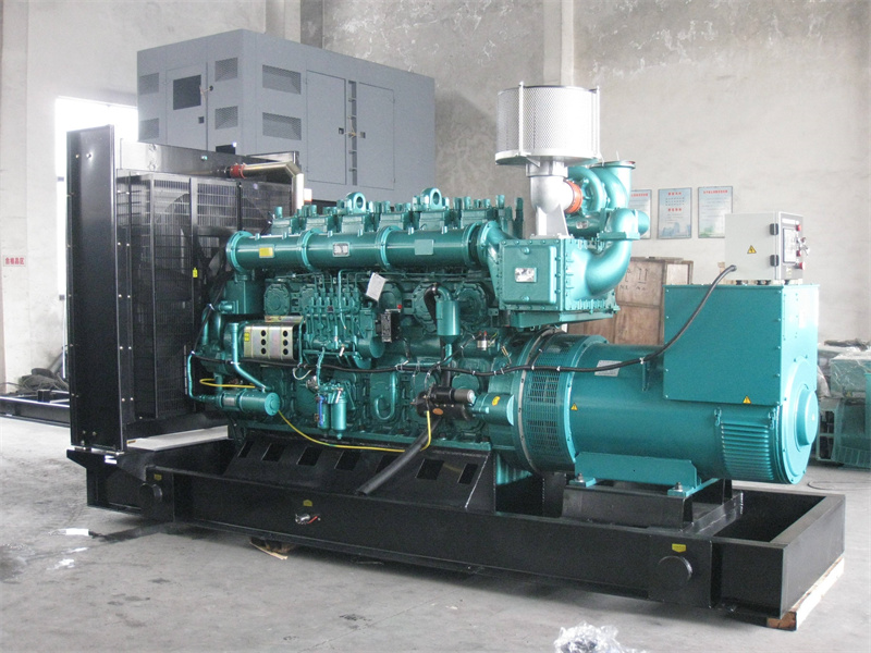 鲅鱼圈200KW 柴油发电机的油耗是多少？