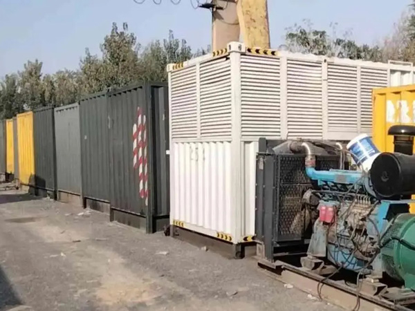鲅鱼圈200KW柴油发电机机组每小时油耗是多少？